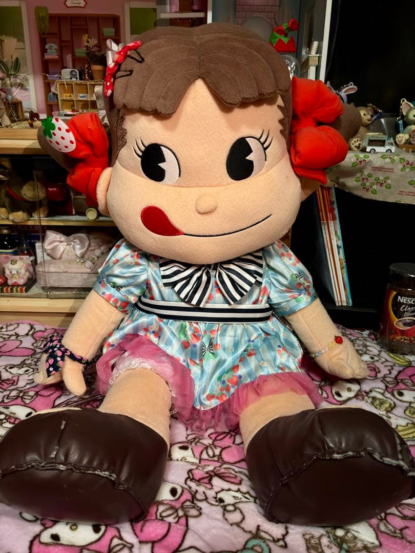 不二家ぺこちゃん　シリアルナンバー入り大型ぬいぐるみ