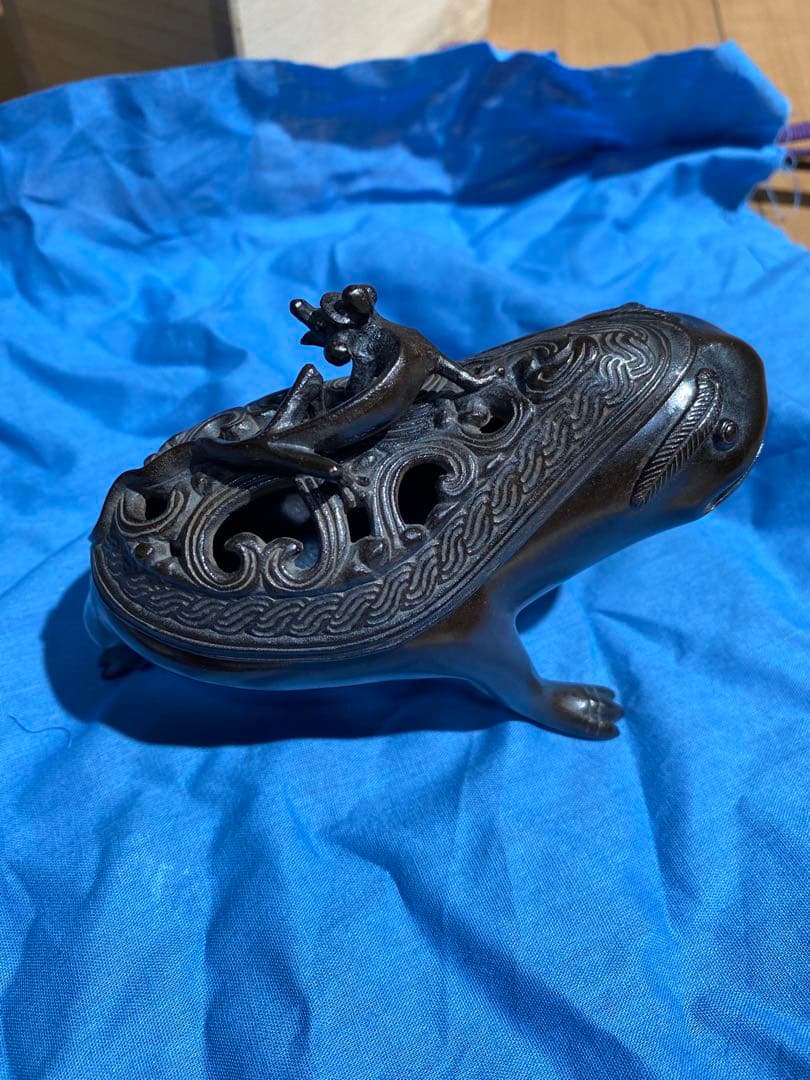 三つ足の蛙　国宝レプリカ