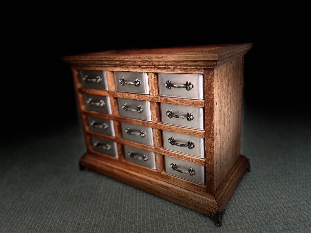 ハンドメイド　クラシックデザイン　木製収納箪笥　スチール缶　レトロ　コレクション