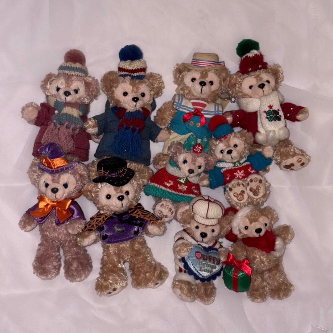 ダッフィーシェリーメイぬいぐるみバッジ・ぬいぐるみストラップ10体セット