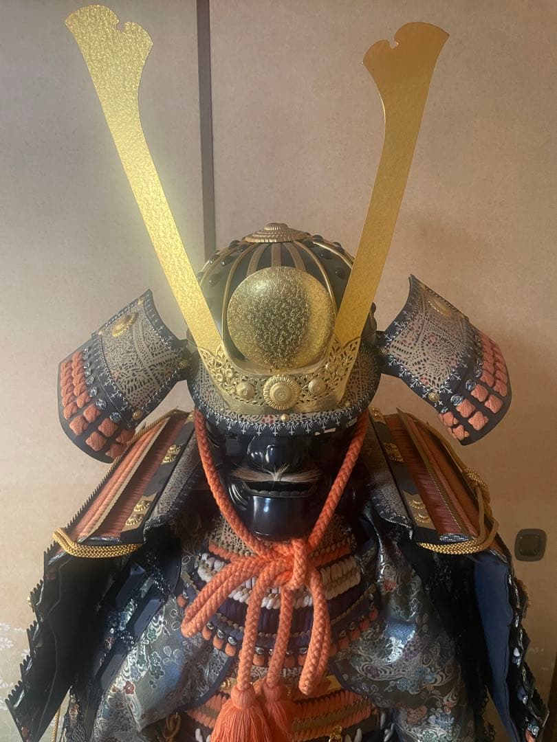 日本の武士 甲冑 鎧　伝統的デザイン