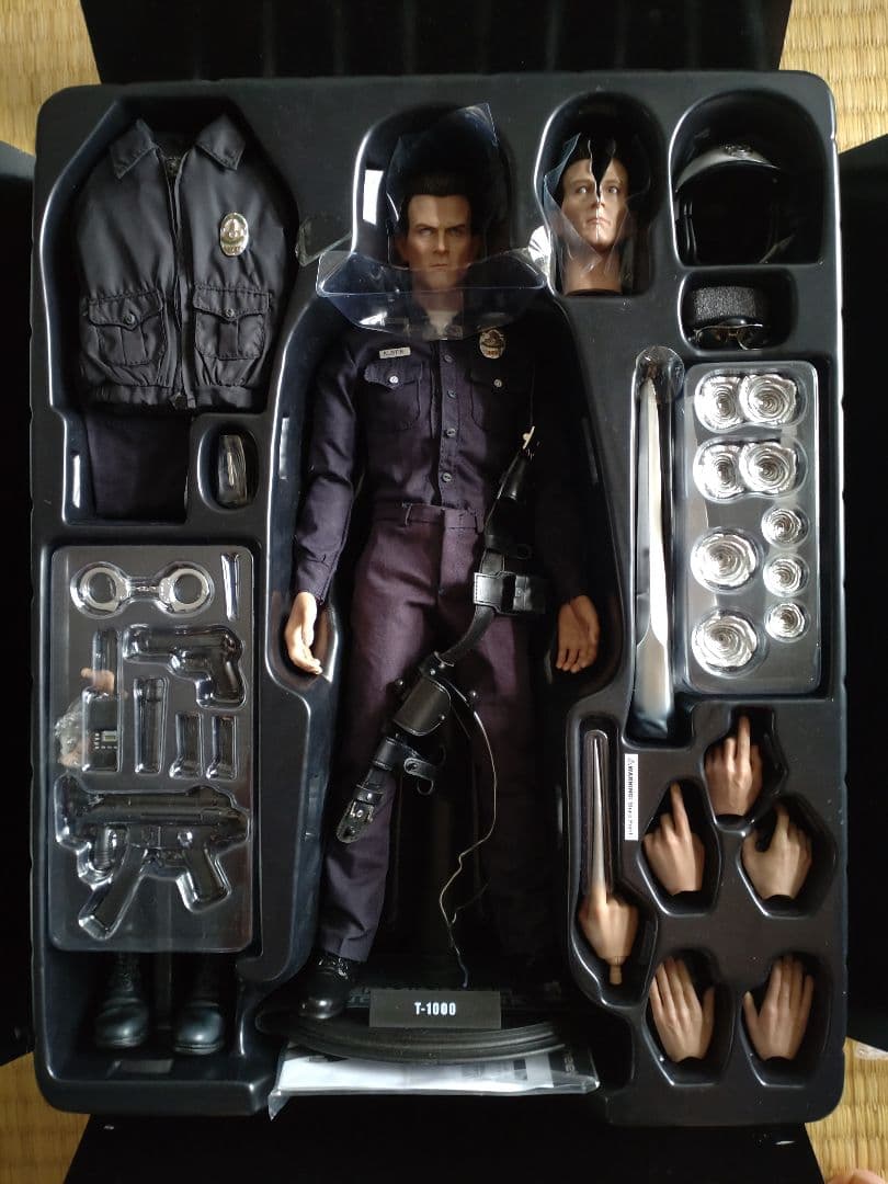 その他 Hottoys T-1000 1/6
