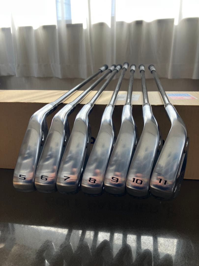 ホンマLB818中空アイアン(#5-11)7本 VIZARD-60(R)