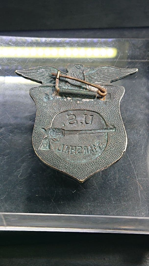 7.極希少【米、連邦保安官局 U.S.Marshals[USMS]】旧バッジ