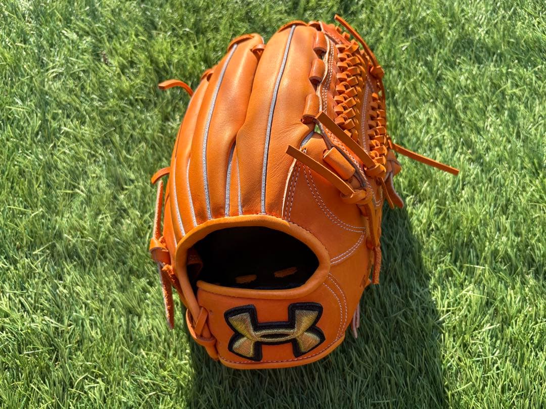 【新品未使用】アンダーアーマー 軟式用グラブ 内野手用 QBB0247