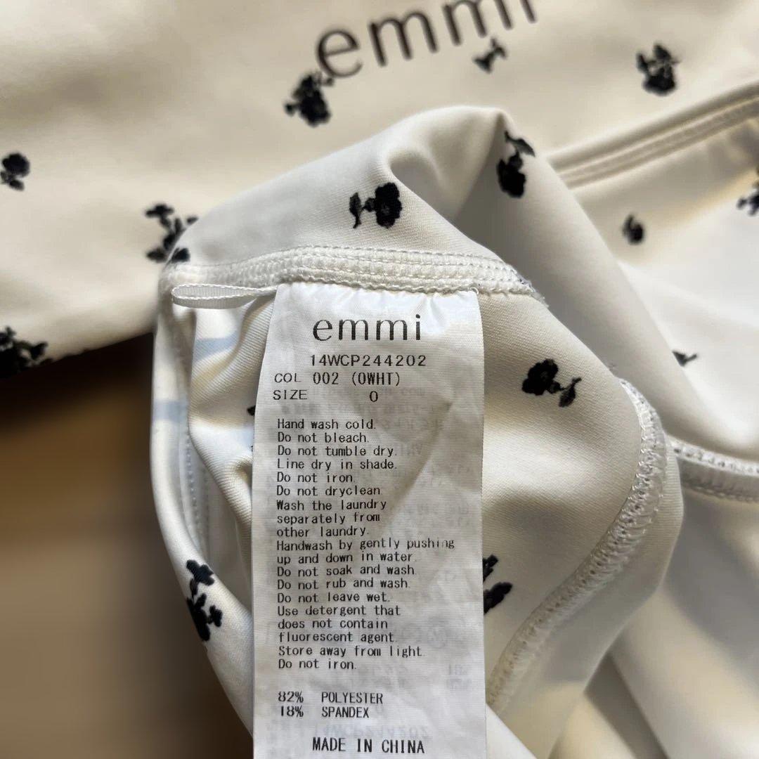 emmi 花柄 ヨガウェアセット