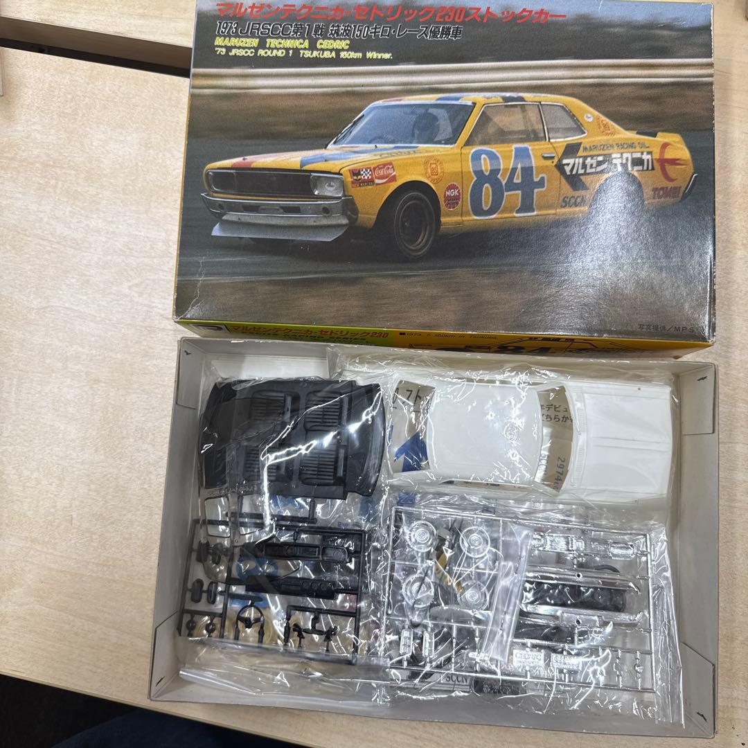 22 ハセガワ　タミヤ　アオシマ　マルイ　16台