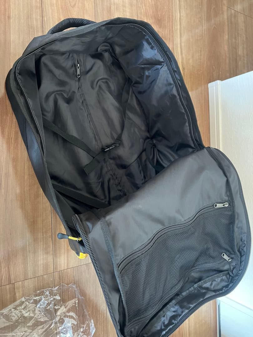 ATHLETA キャリーバッグ　キャスター付き　黒