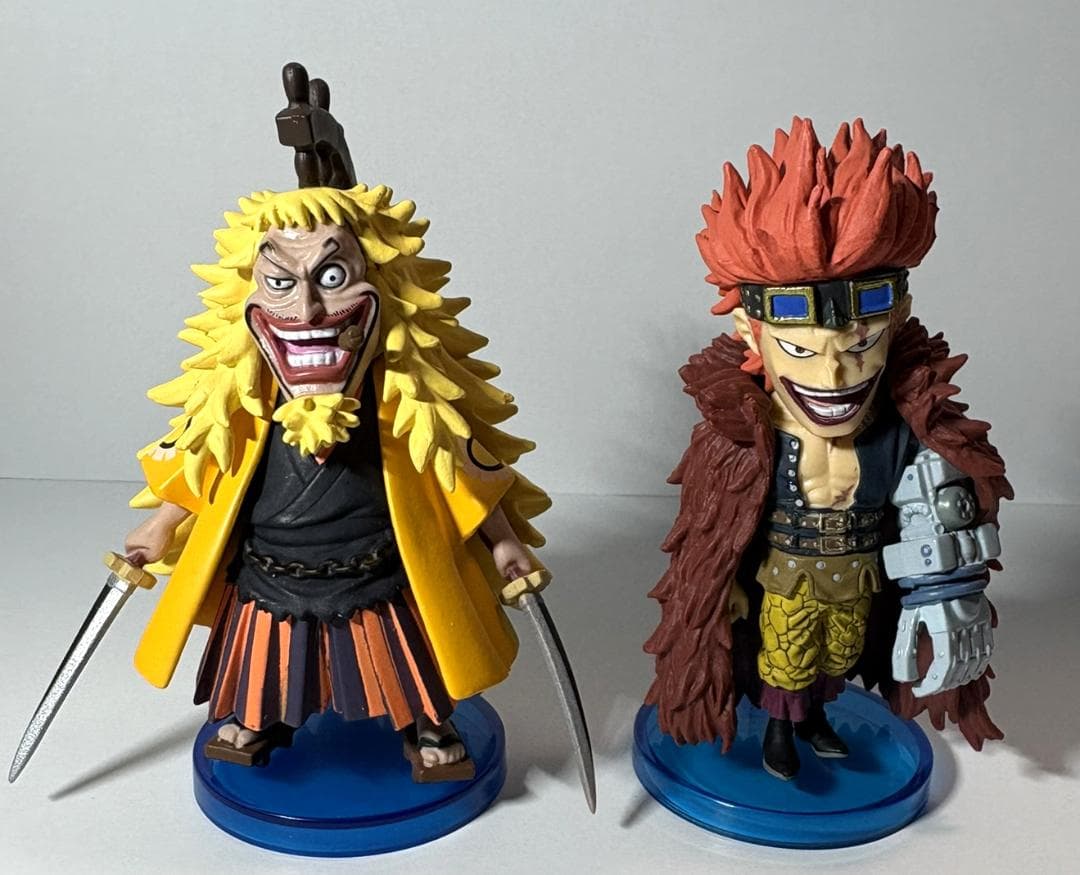 ワンピース ワールドコレクタブル 人気キャラ？11体セット　【中古、箱無し】