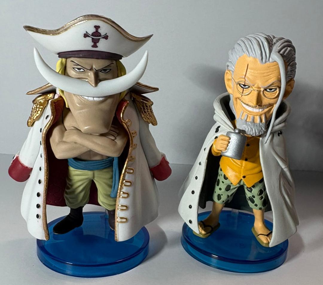 ワンピース ワールドコレクタブル 人気キャラ？11体セット　【中古、箱無し】