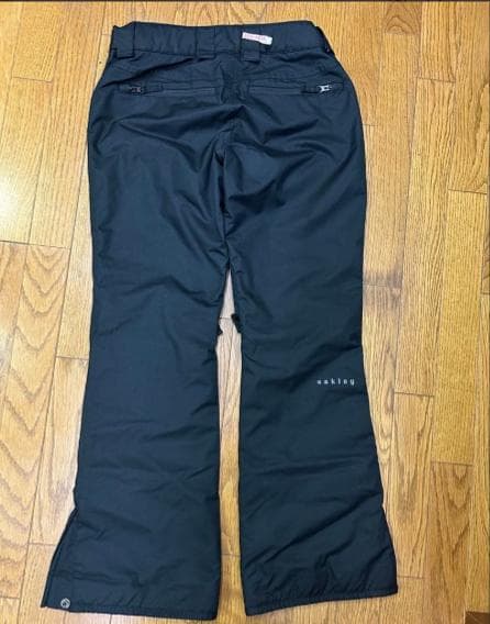 極美品！！ ほぼ新品。　Oakley スノーボードウェア Mサイズ　上下