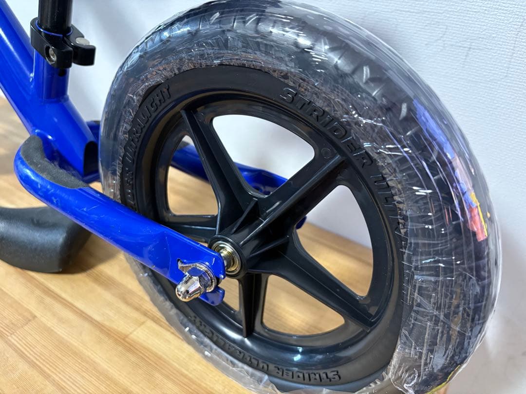 STRIDER 12 CLASSIC ストライダー　バランスバイク 青