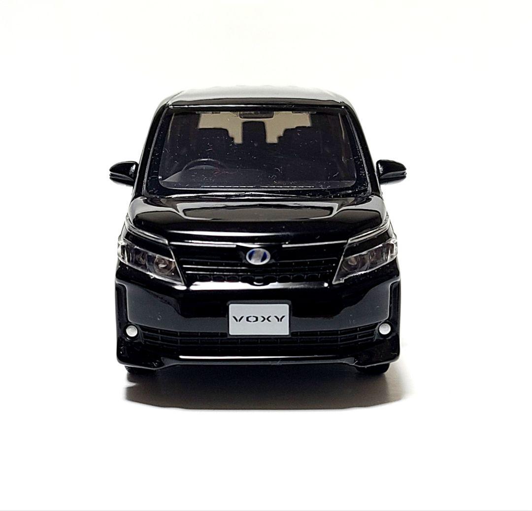 トヨタ 80系 ヴォクシー カラーサンプル