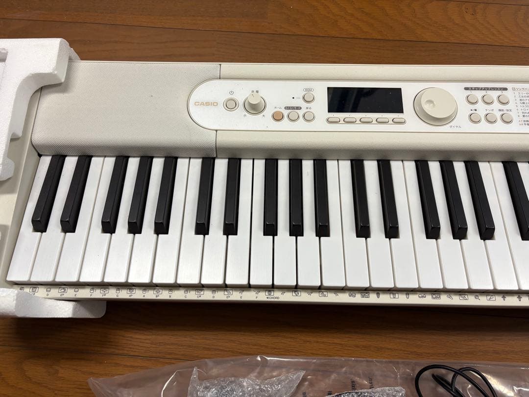 CASIO 電子ピアノ LK-526 2022年製