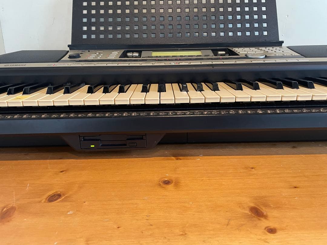 YAMAHA PSR-740シンセサイザー 61鍵盤