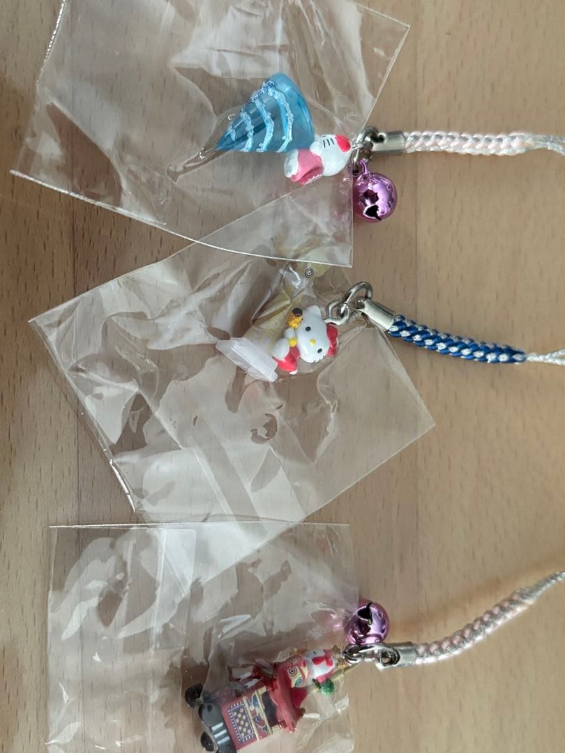 【未使用】ご当地キティ根付け 3点 通天閣（蓄光）/ 徳島うずしお / 京都祇園