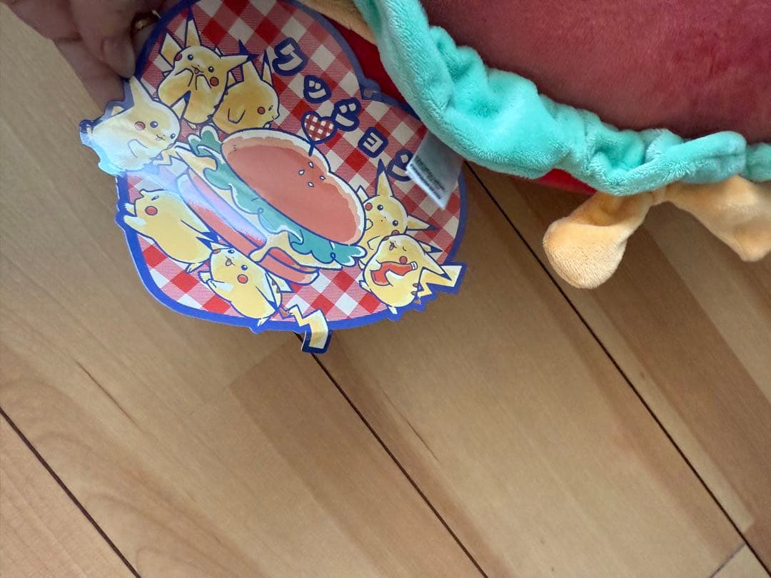 新品★ポケモン★ダイナー★ピカチュウ★ハート型クッション＆エプロン＆マスコット