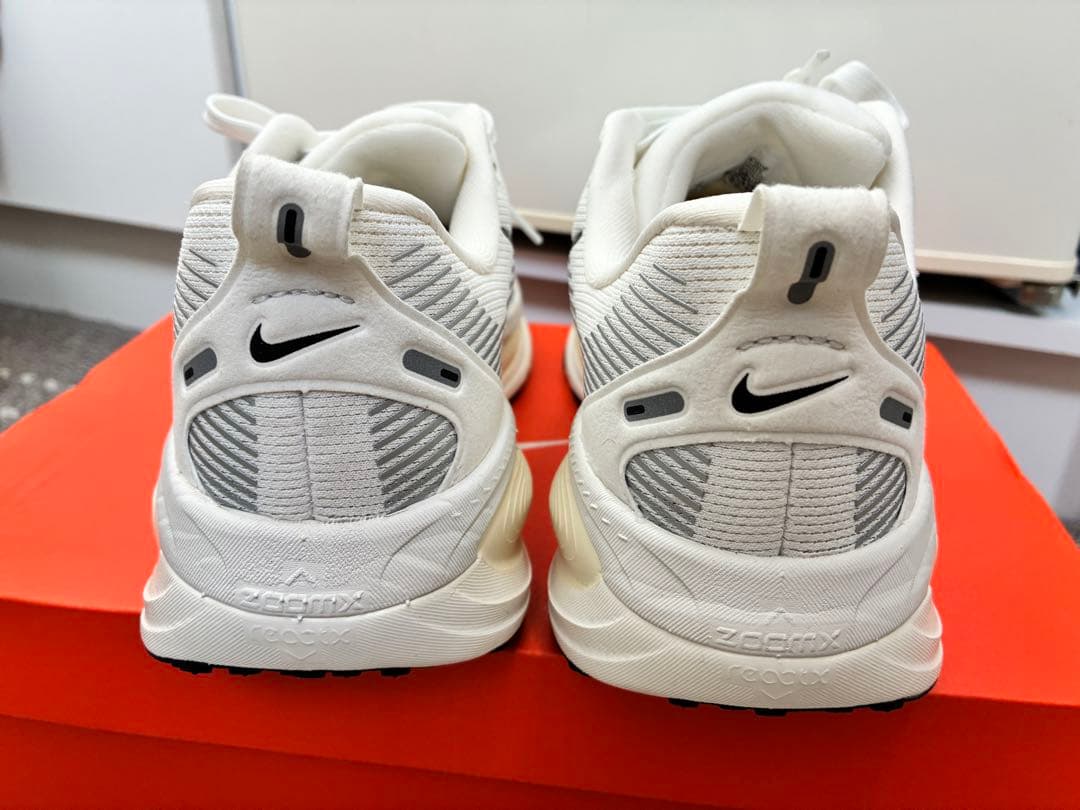 NIKE VOMERO18 W ボメロ18 ウィメンズ