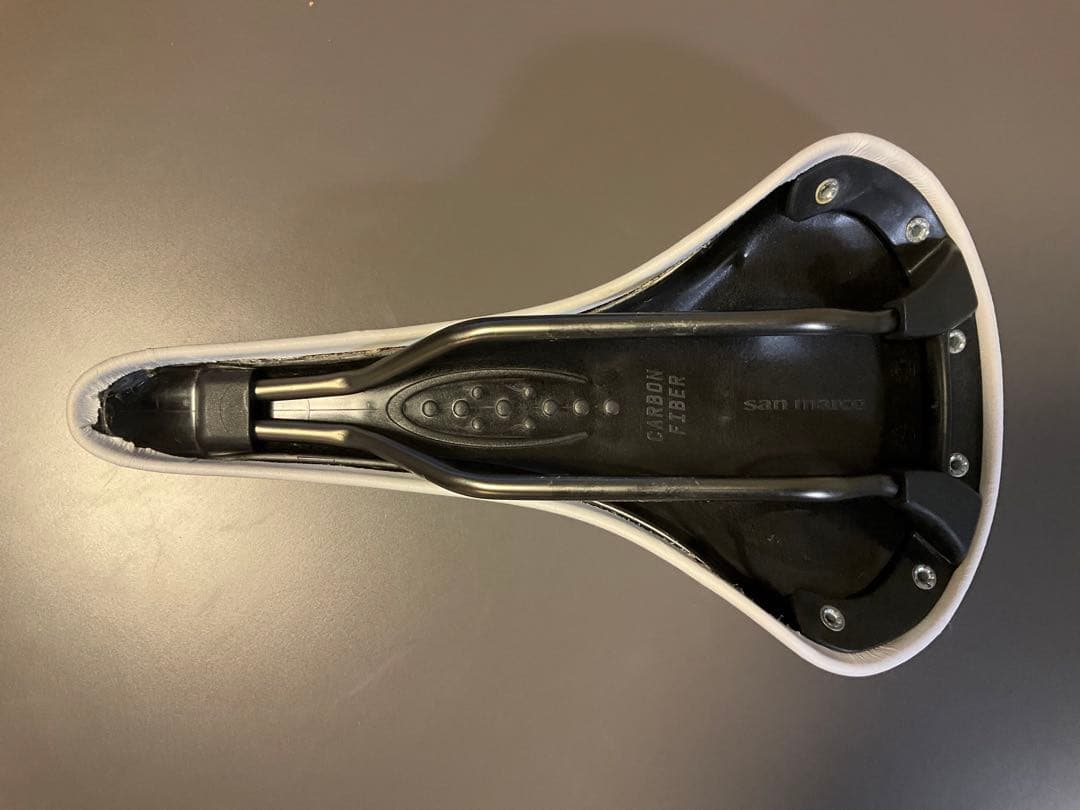 セラサンマルコ　リーガルEVOレーシングサドル　ホワイト