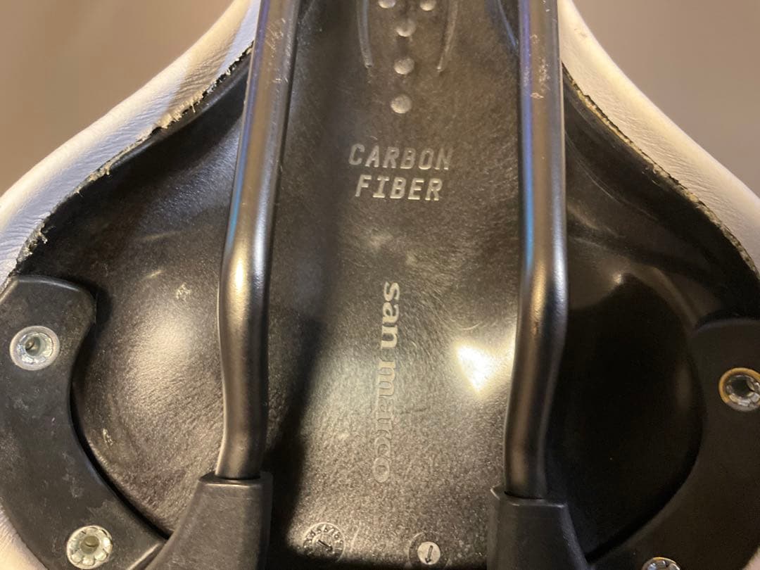 セラサンマルコ　リーガルEVOレーシングサドル　ホワイト