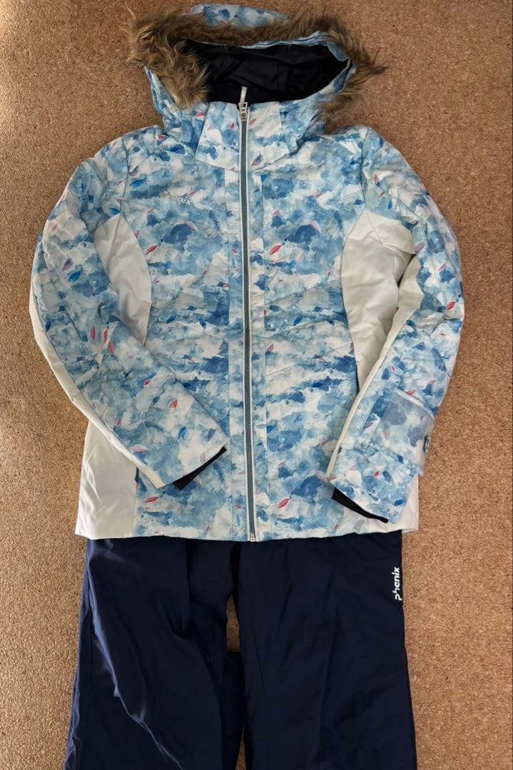 限定お値下げ中！【phenix】 スキーウェア 上下セット レディース Lサイズ