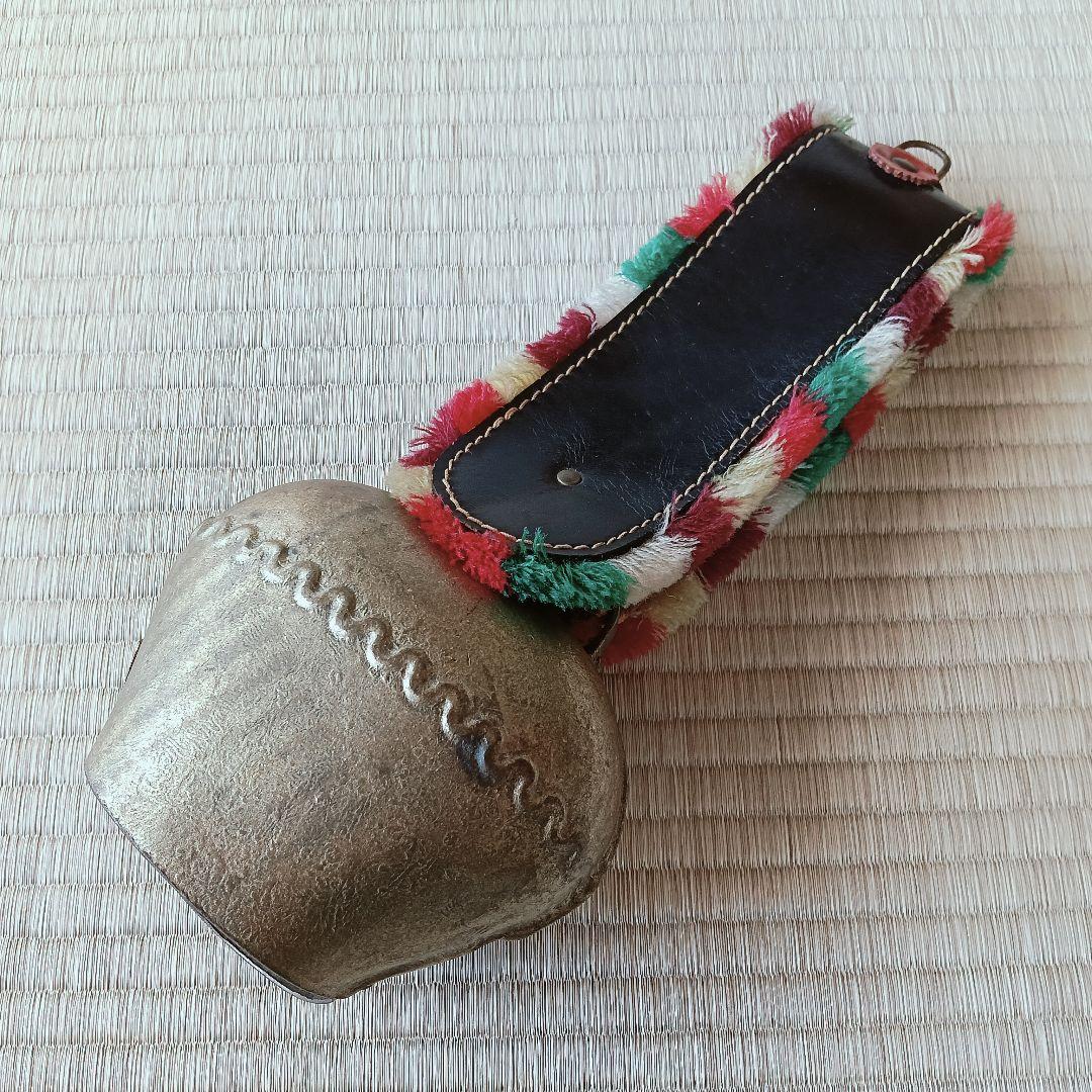 スイス アッペンツェル地方 カウベル 大■真鍮 本革 鐘 牛 民芸品 細工 海外