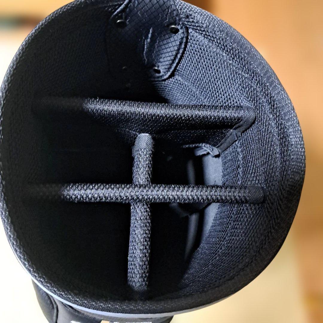 テーラーメイドRBZ ゴルフバッグ.フード付き。10インチ軽量モデル。