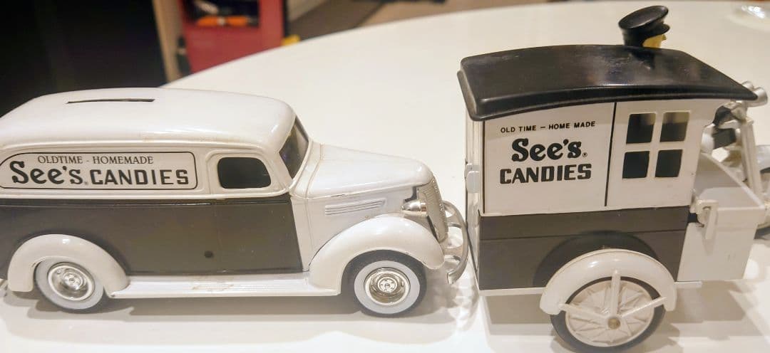 See's CANDIESシーズキャンディーズ　2個セット（大型ミニカー）美品