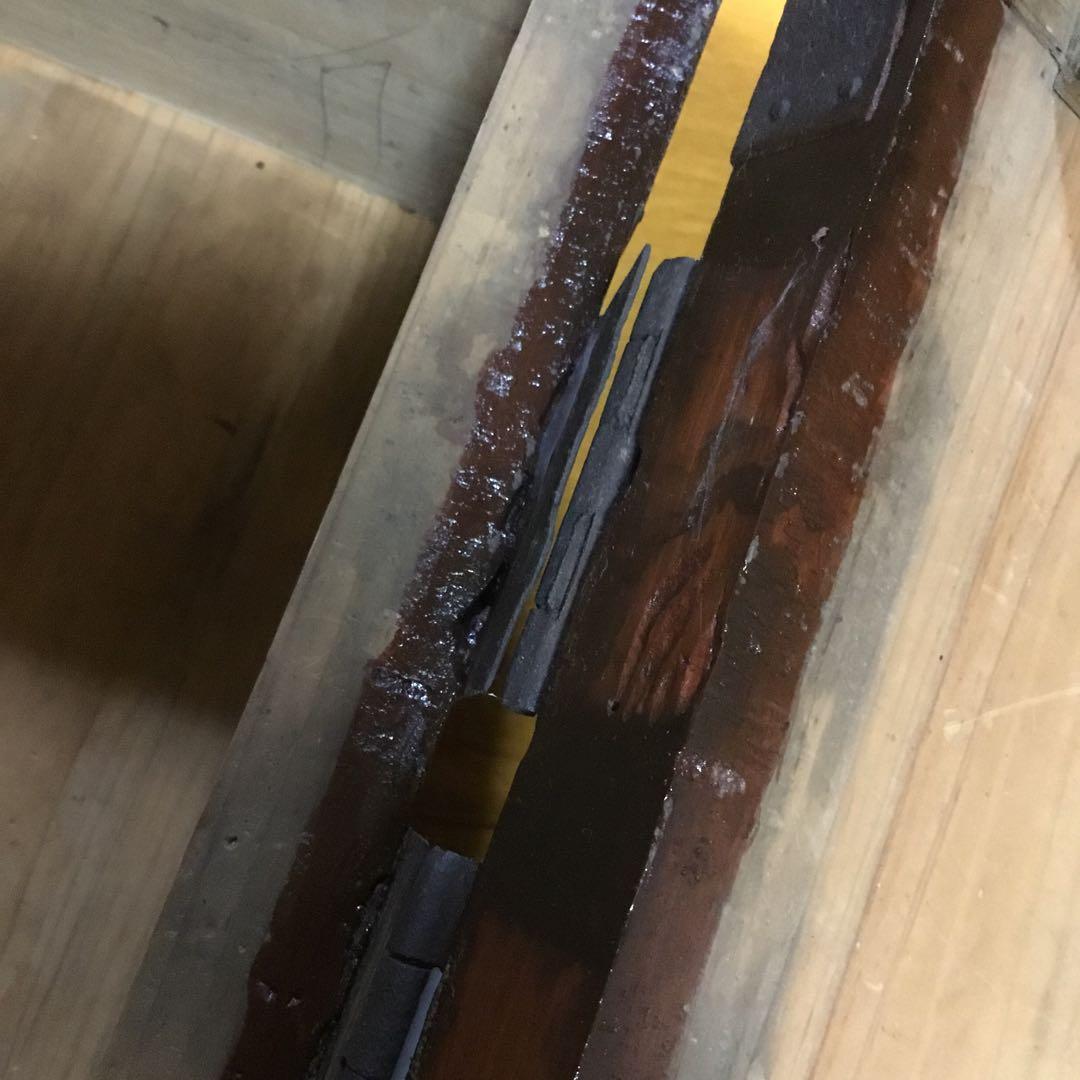 昔の箱です、重いです。　難あり