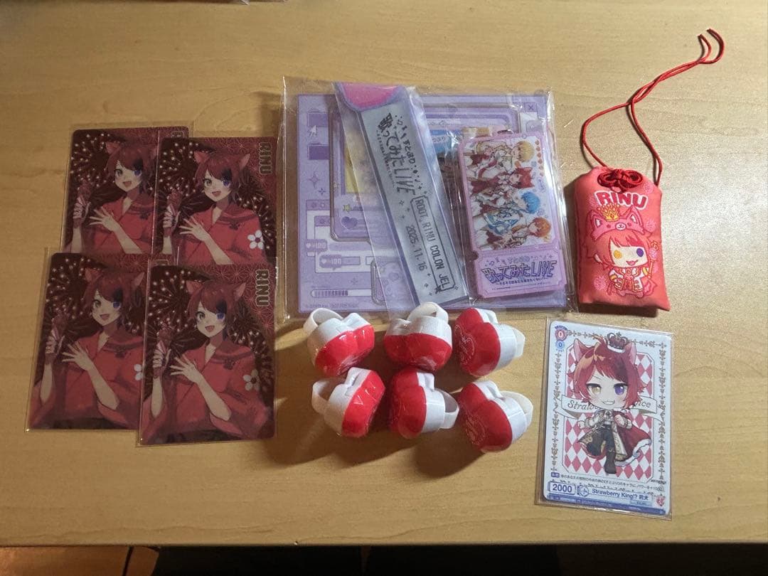 キャラクターグッズセット 36個のピンバッジ