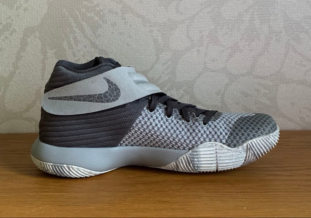 【新品未使用希少品】Nike カイリー2