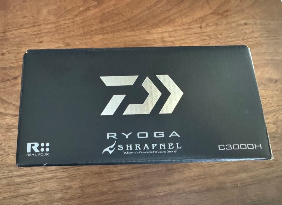 雷魚　リョウガ　シュラプネル C3000H 右巻き　ライギョ　ダイワ　リール