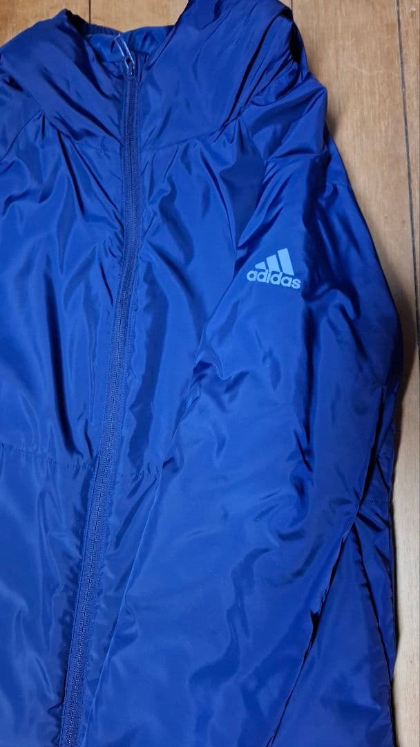 adidas　ベンチコート　Sサイズ　背中にライン入り
