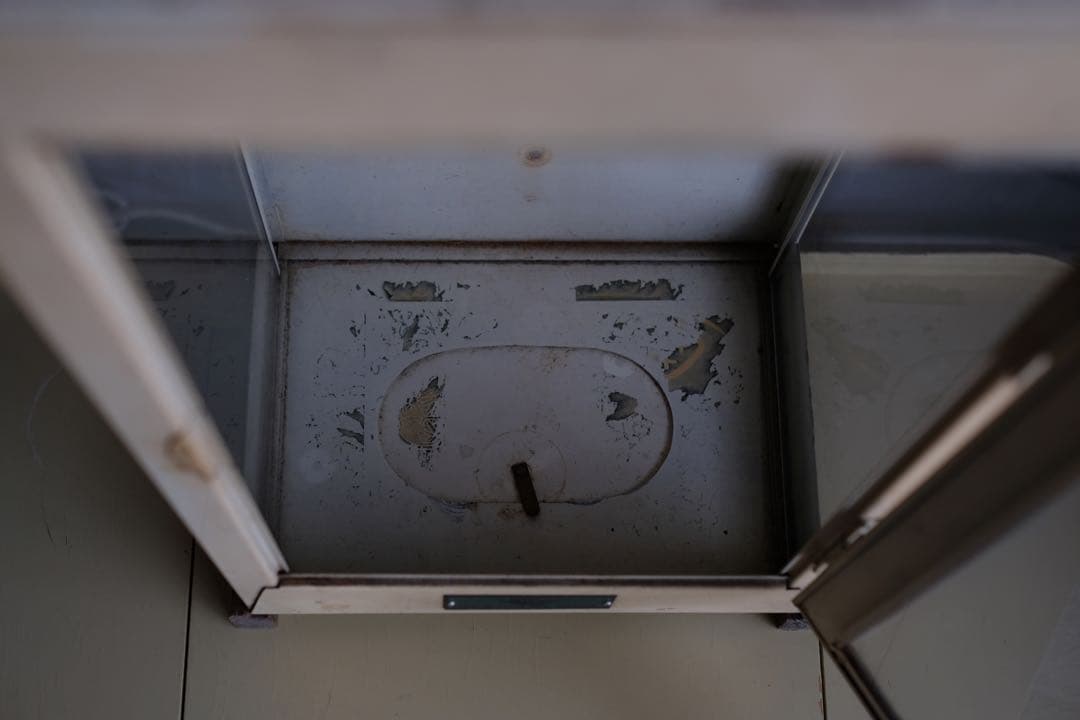 クリーム色の救急箱 昭和レトロ調 vintage金属医薬箱