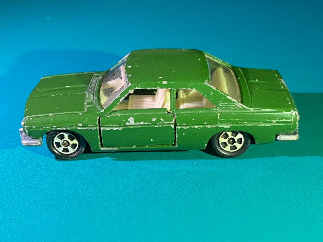 トミカ　NISSAN NEW BLUEBIRD SSS NO.1