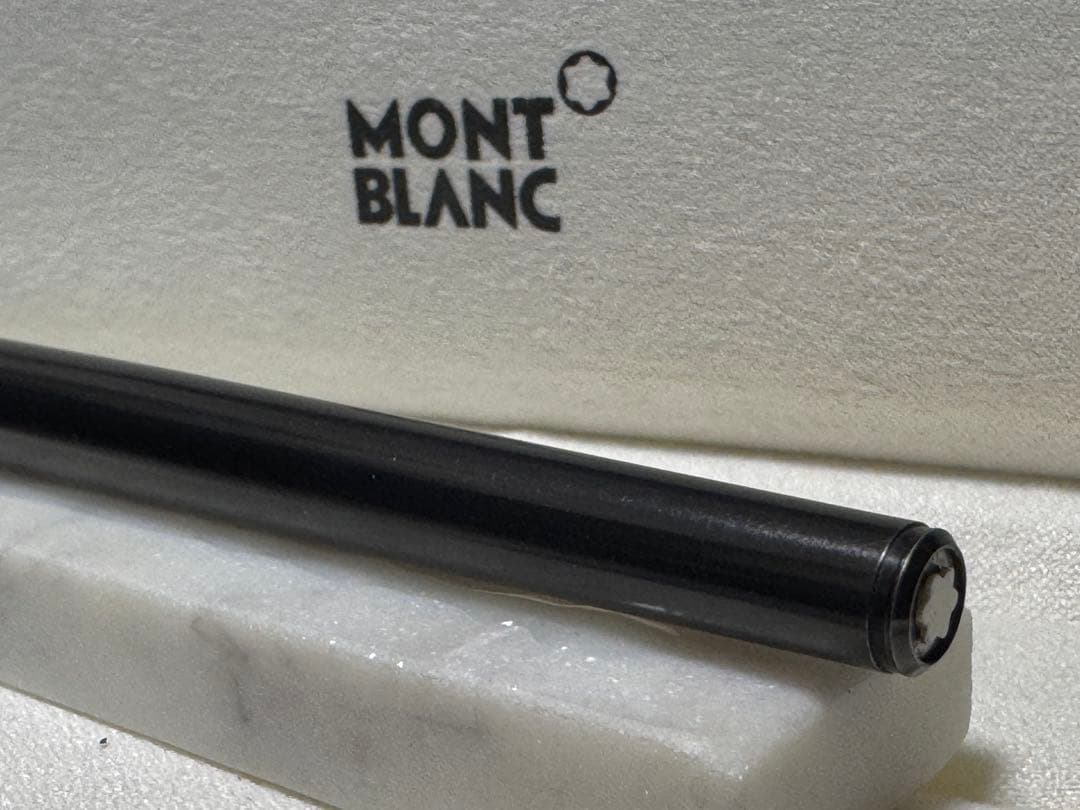 【美品】モンブラン No1124 漆黒ロードナイト鉱加工 ローラーボール