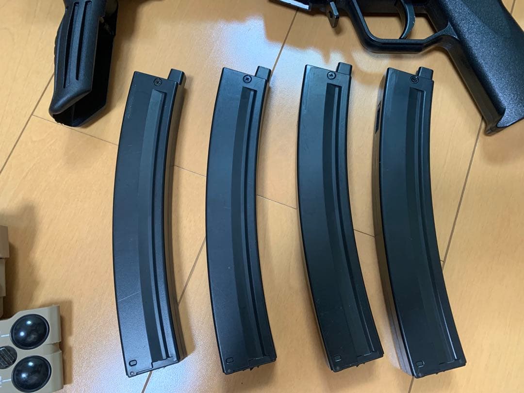 東京マルイ　電動ガンボーイズ（10禁）　ライトプロ　マガジン・赤外線他付き