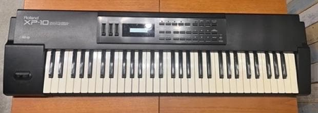 Roland XP-10 シンセ 通電OK ケース付