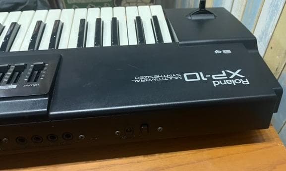 Roland XP-10 シンセ 通電OK ケース付