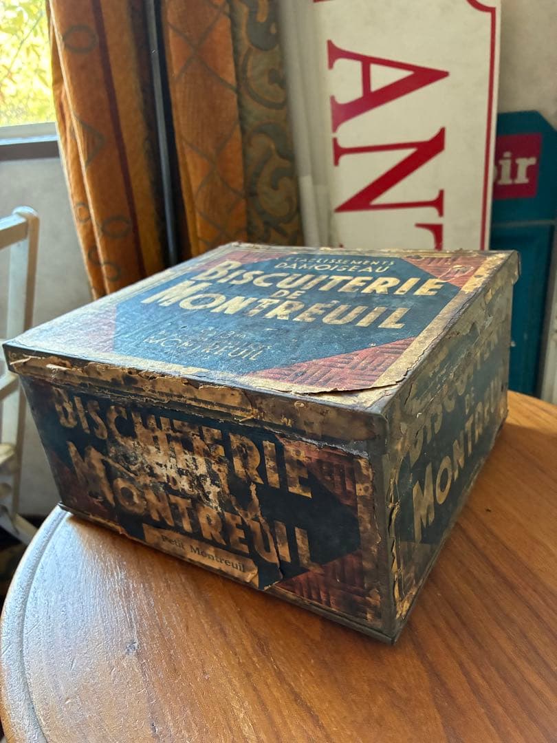フランス　アンティーク　ビスケット缶　大きな　ティン缶　収納缶　特大　約90年前