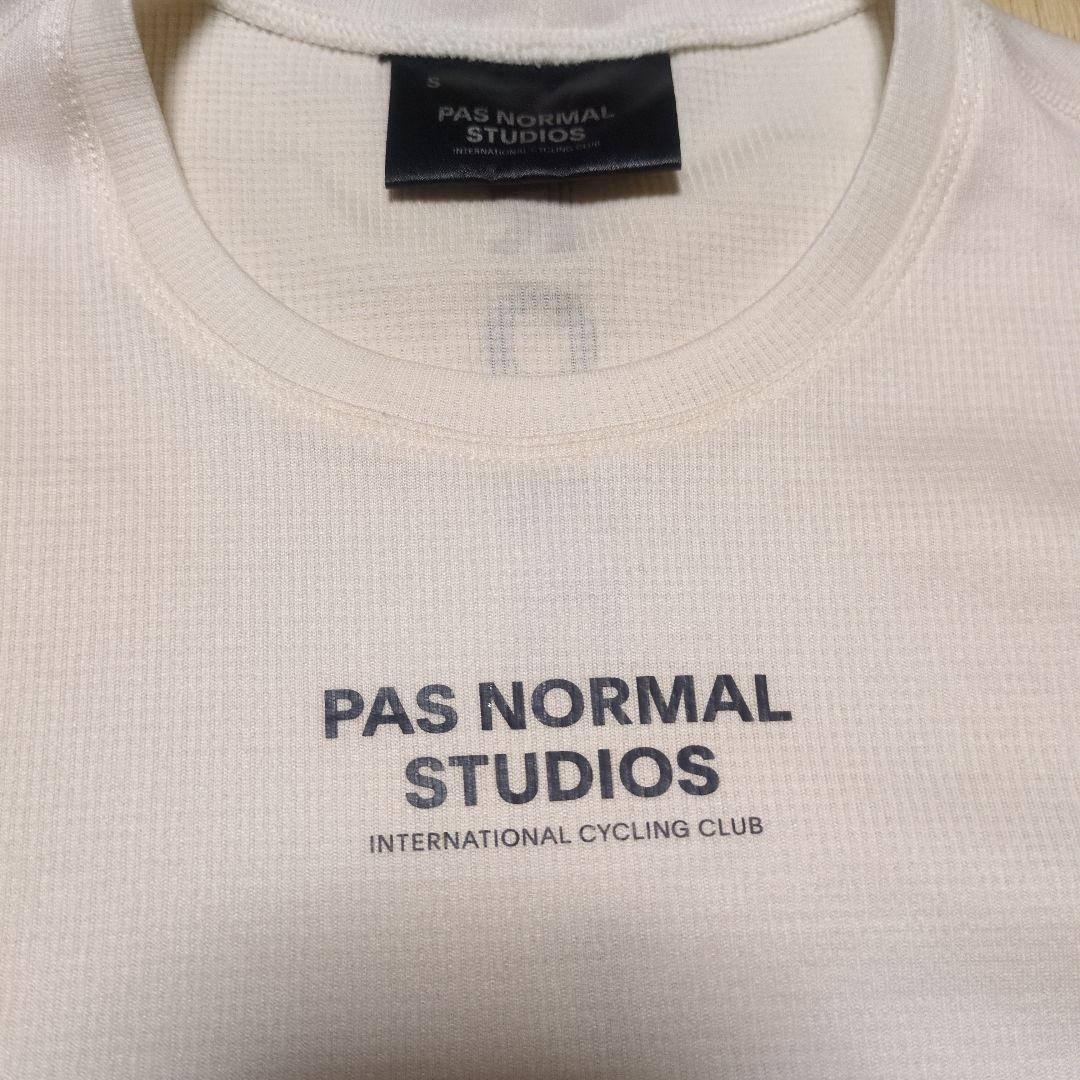 パスノーマルスタジオ ミッド ロングスリーブ ベースレイヤー Sサイズ