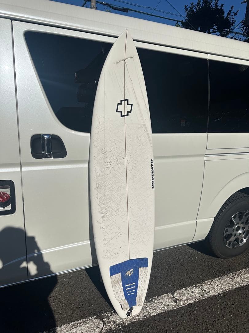 ショートボード　190cm x 48.6cm x 6.1cm