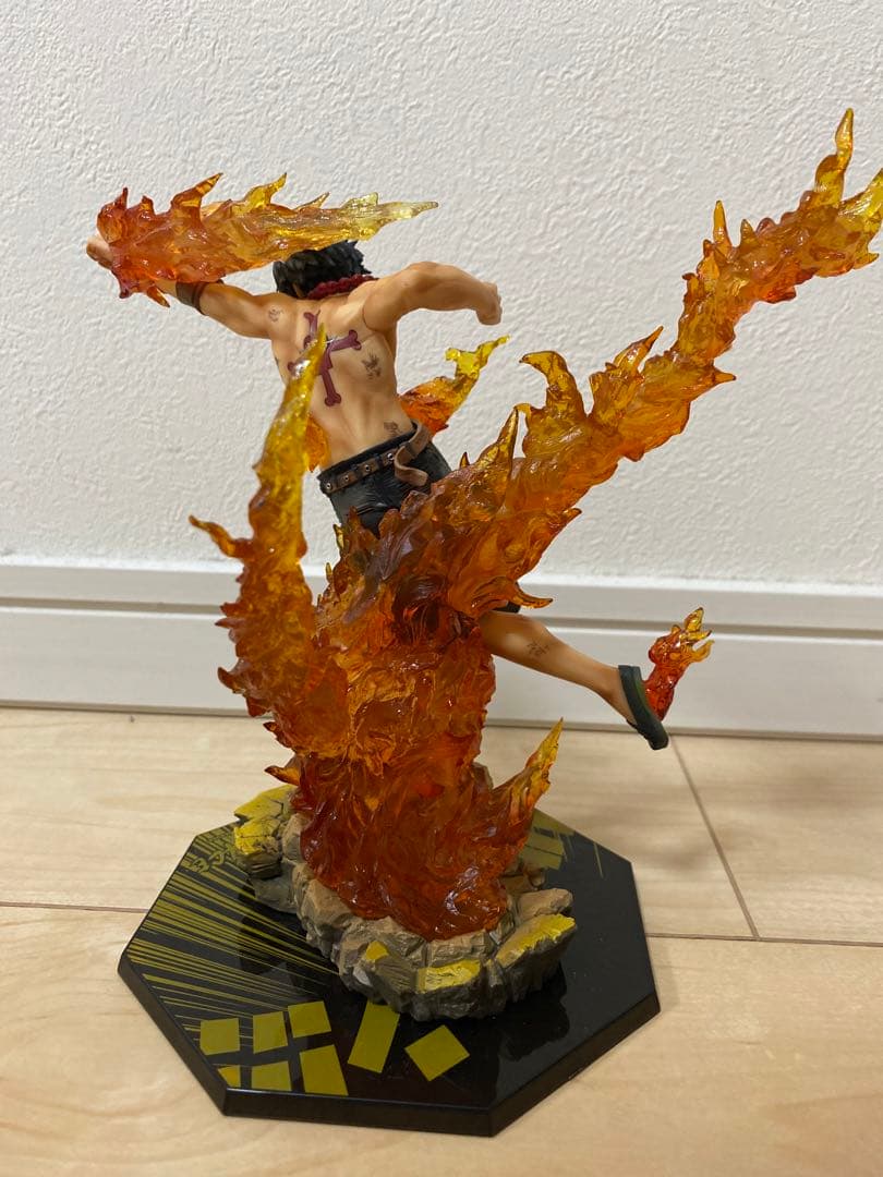 ワンピース　フィギュアーツzero　エース　マルコ　セット