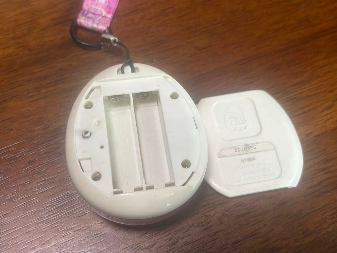 たまごっち4U 本体ピンク メゾピアノ着せ替えカバー＆ストラップ 動作確認済