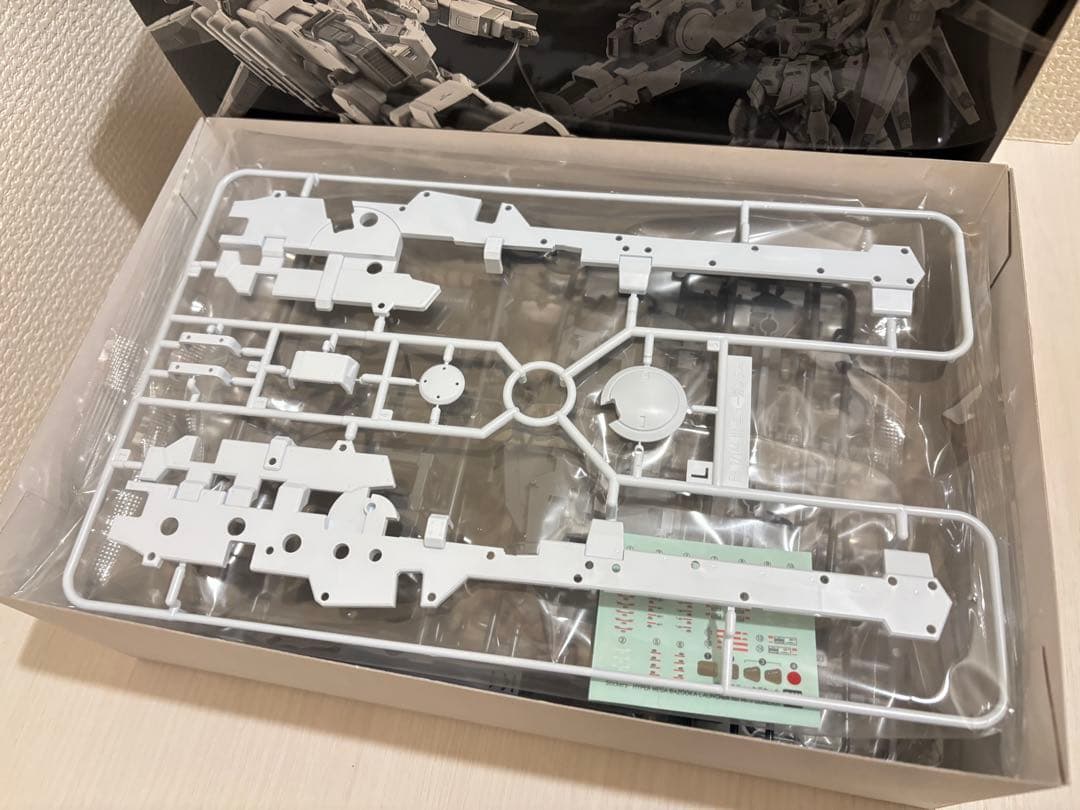 ジャンクプラモデル ガンプラ・ゼウスシルエット Hi-νガンダム メガバズーカ他