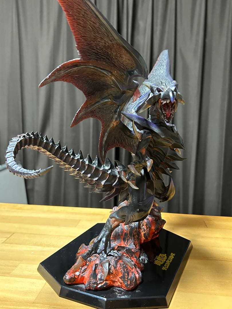 真紅眼の黒龍　フィギュア