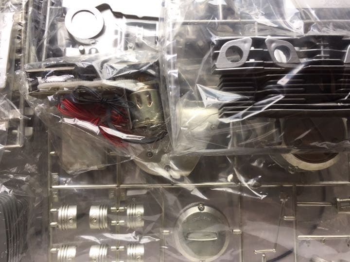 オートバイ・バイク HONDA 750 FOUR CYLINDER ENGINE 1/3