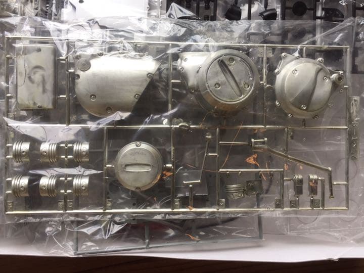 オートバイ・バイク HONDA 750 FOUR CYLINDER ENGINE 1/3
