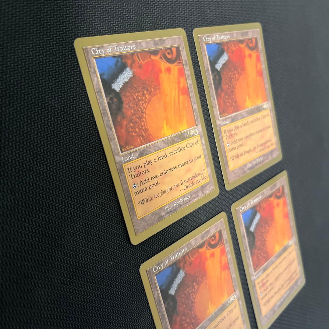 mtg 金枠 裏切り者の都 City of Traitors 4枚セット