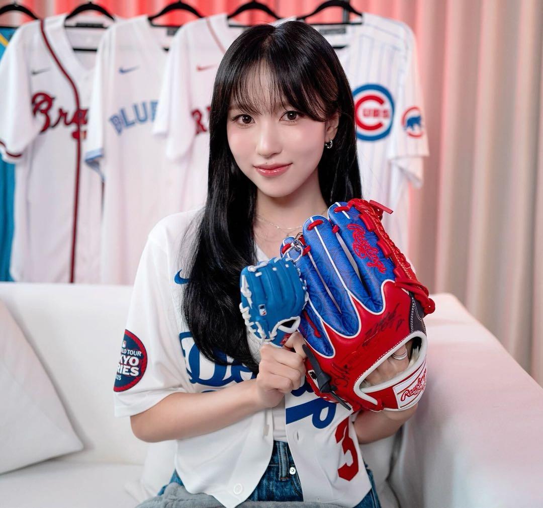 ローリングス東京シリーズ限定グラブ TWICEミナ始球式使用モデル